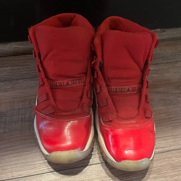 Jordan 11 win like 96 red. Excellent condition - no laces. - Picture 3 of 6